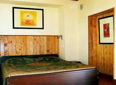 Hotel Emerald Heights Мусори Екстериор снимка
