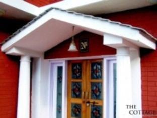 Hotel Emerald Heights Мусори Екстериор снимка