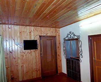 Hotel Emerald Heights Мусори Екстериор снимка
