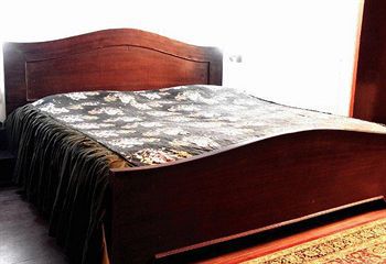 Hotel Emerald Heights Мусори Екстериор снимка